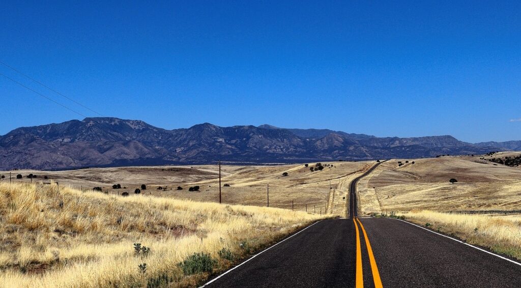 10447082-road-8157300_1280