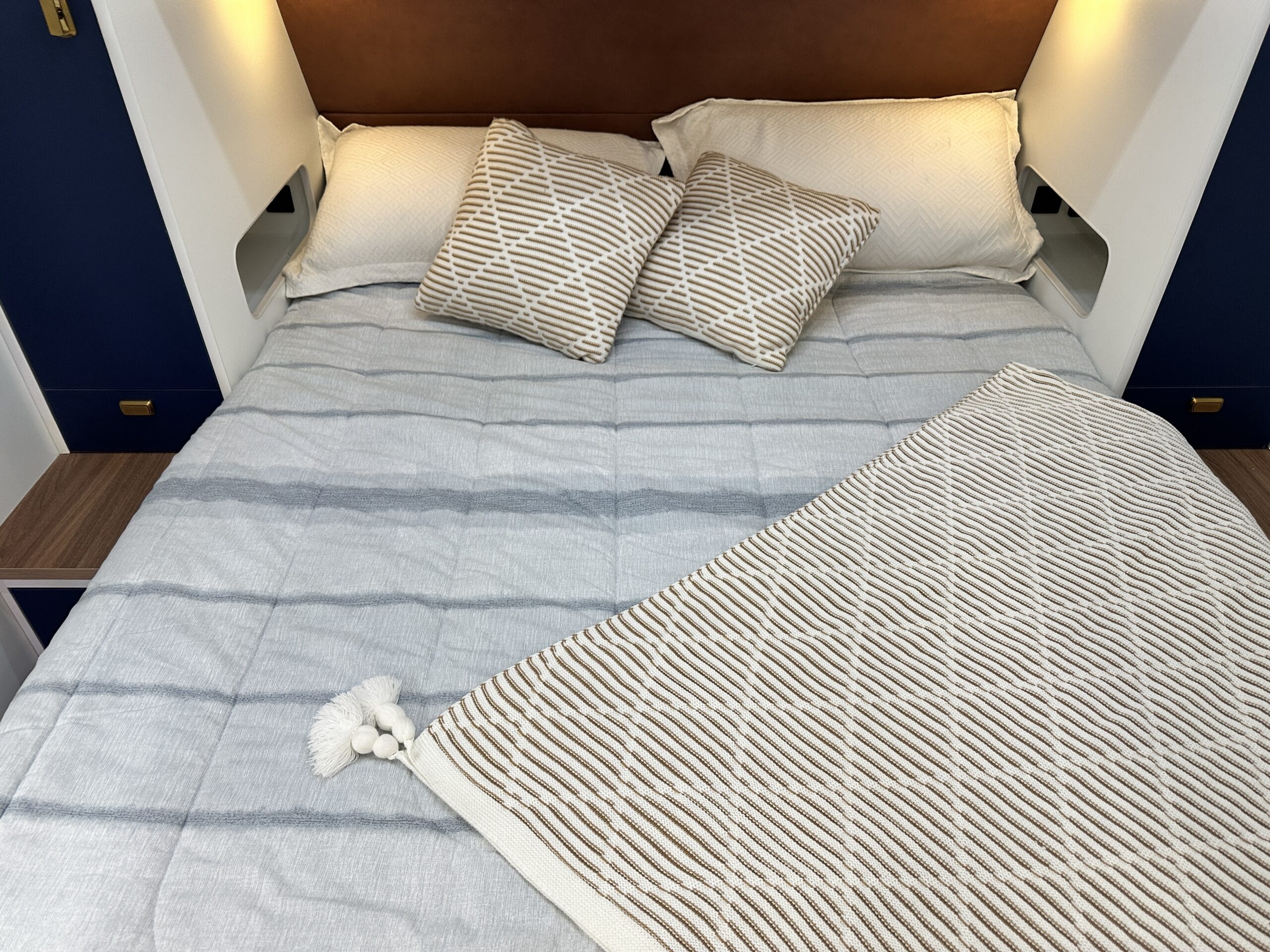 Interior of Fantasy Caravan Skyline 19