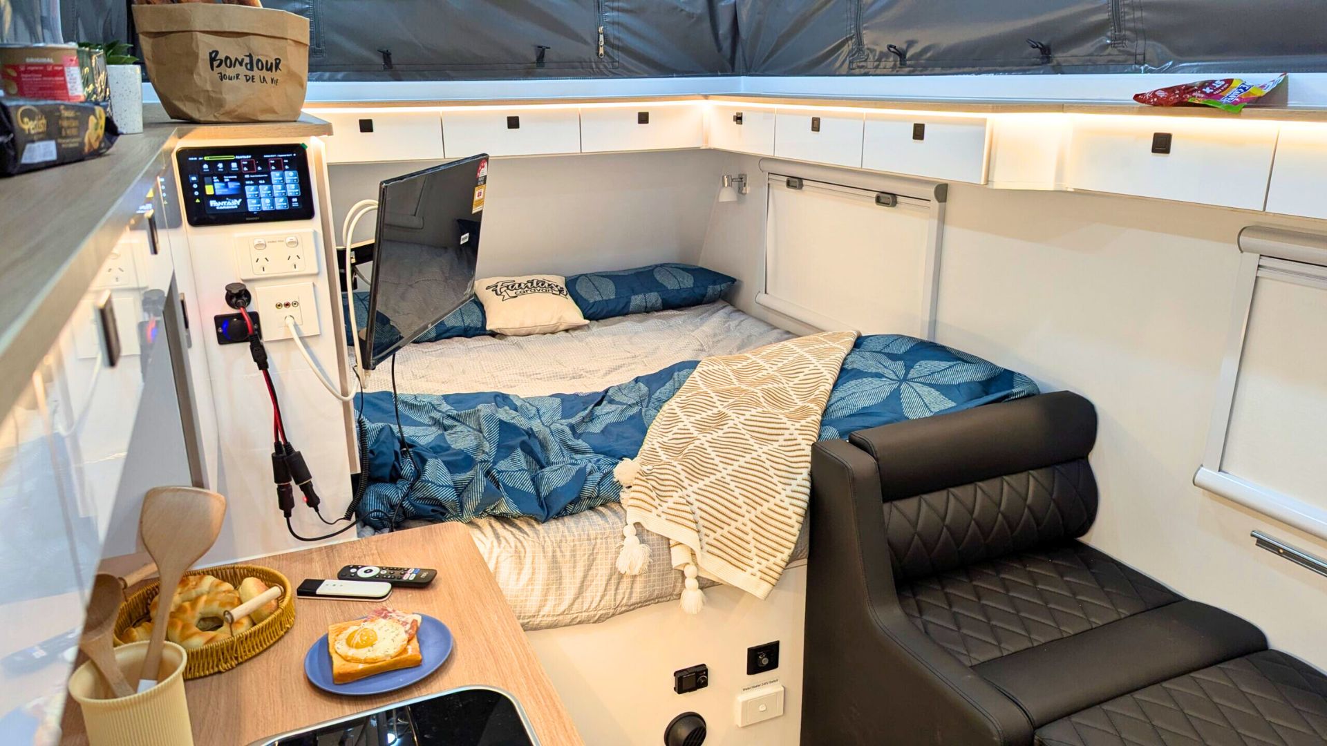 Frontier 16B Interior