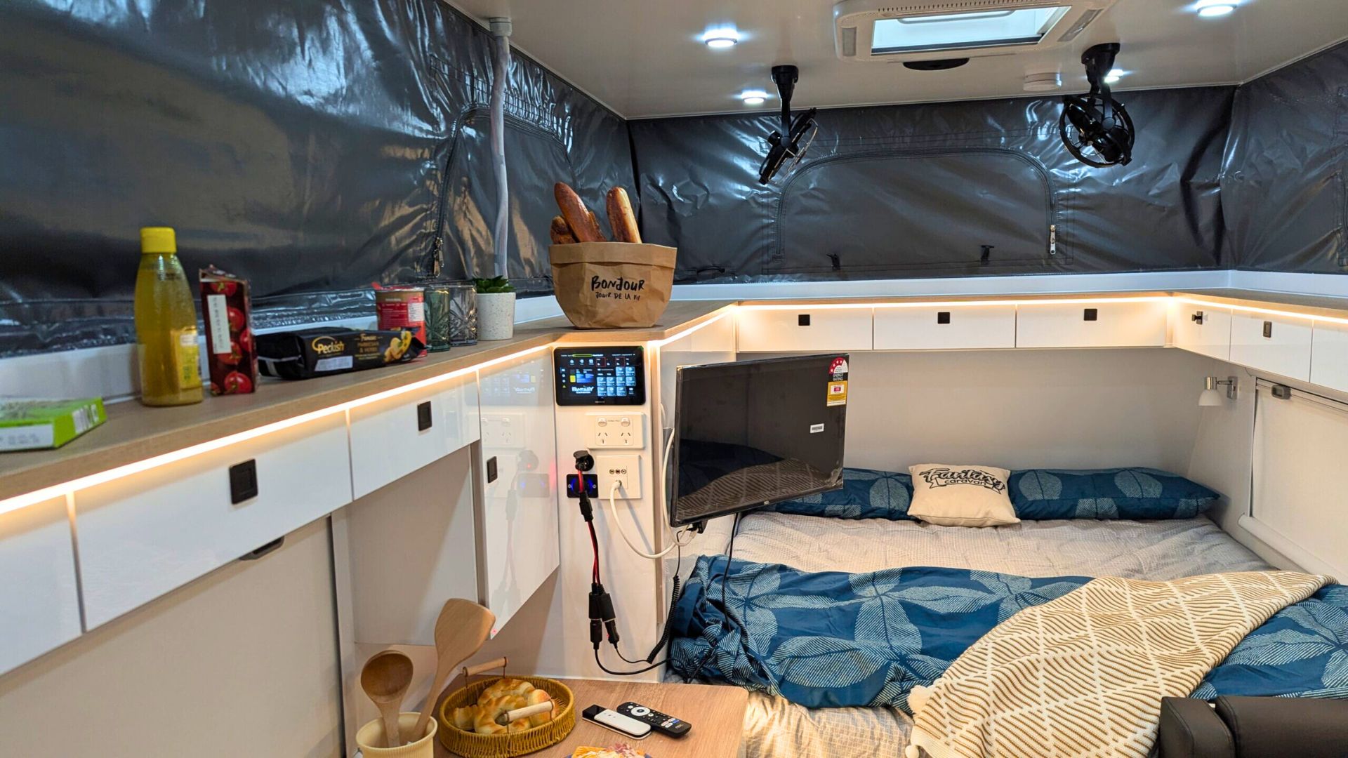 Frontier 16B Interior