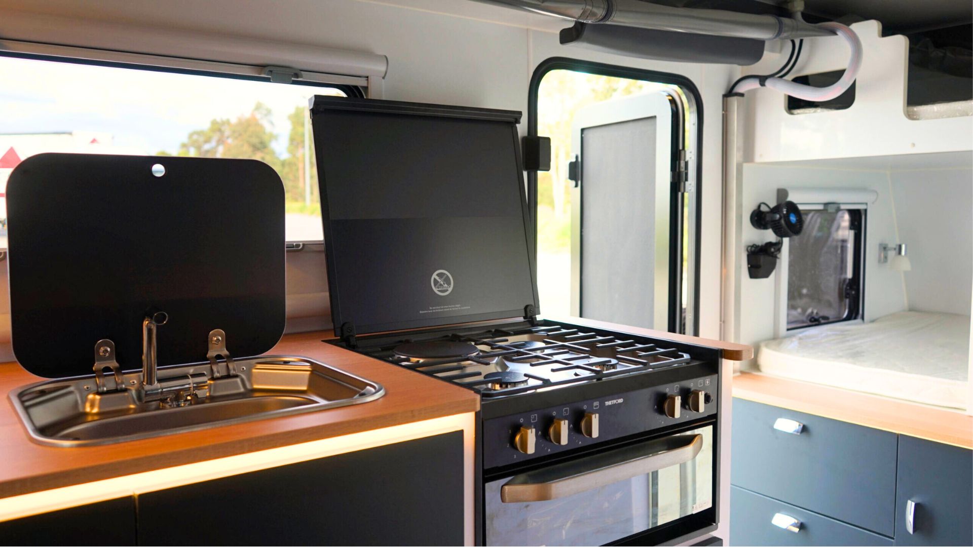 Frontier17d Interior