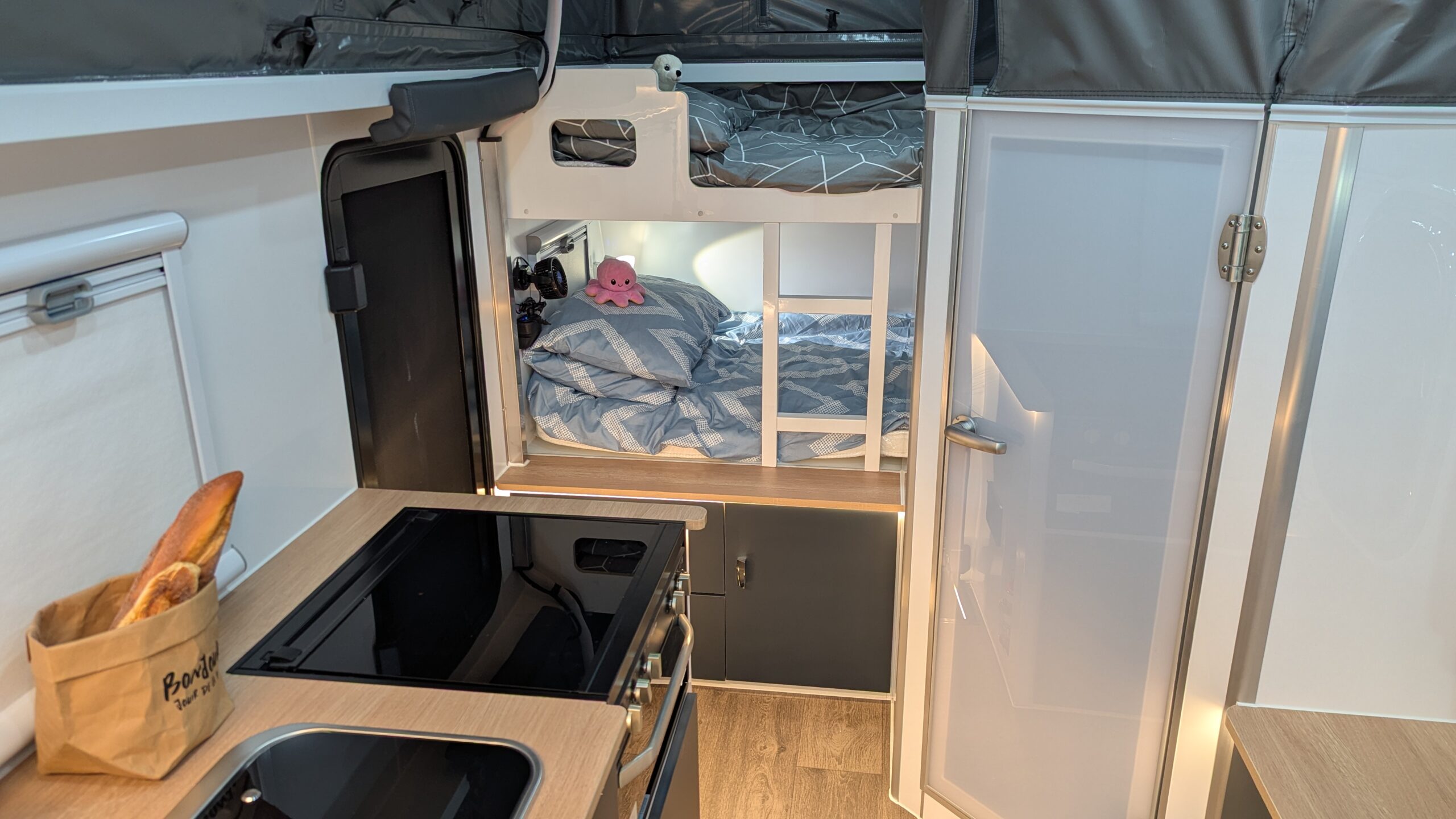 Frontier 17D Interior