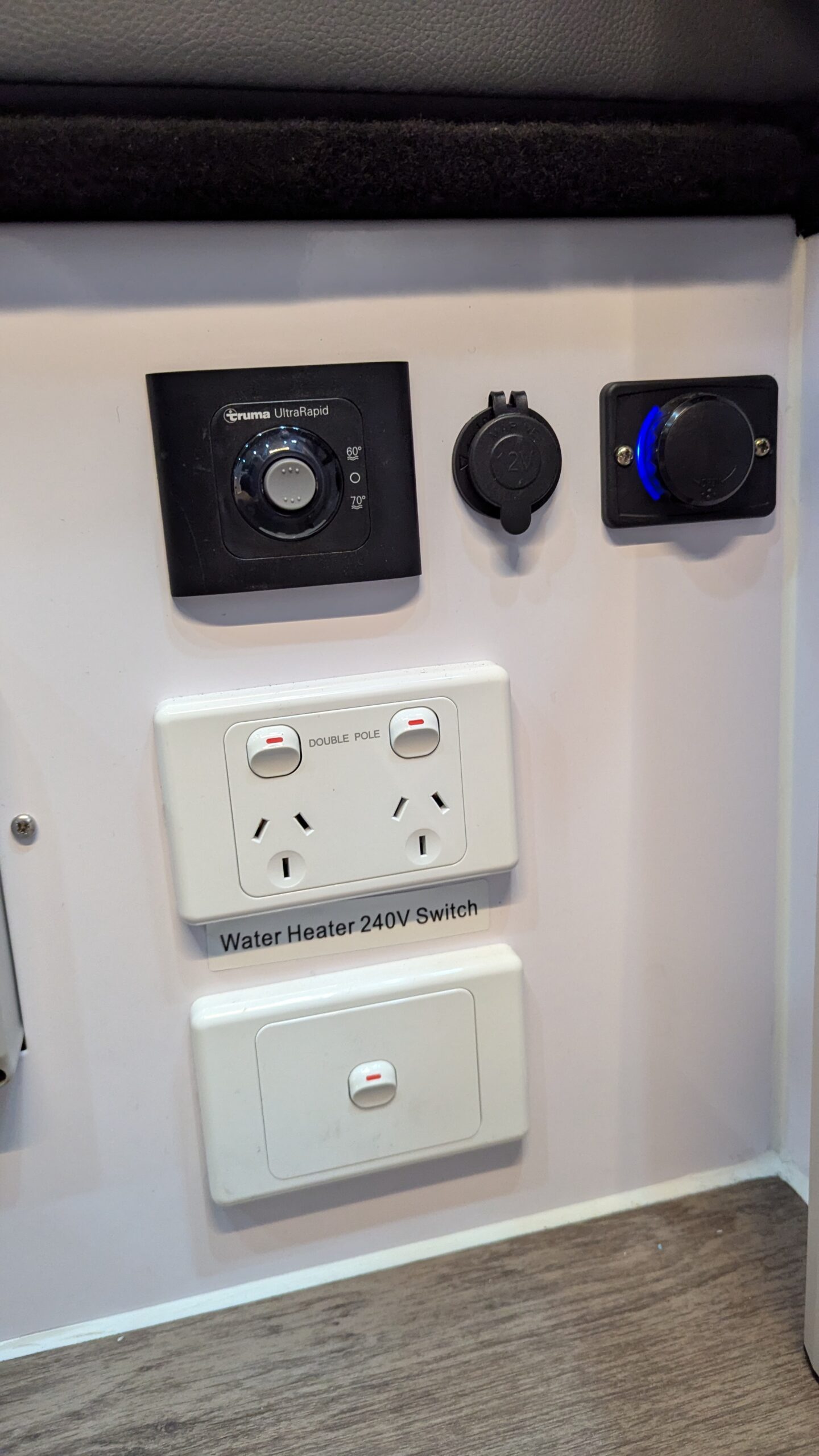Frontier 17D Interior