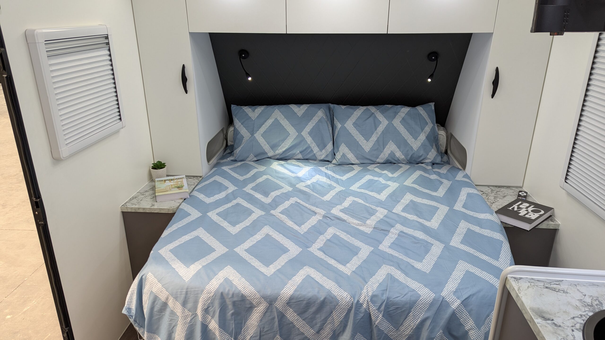 Forest Finder 17 Interior