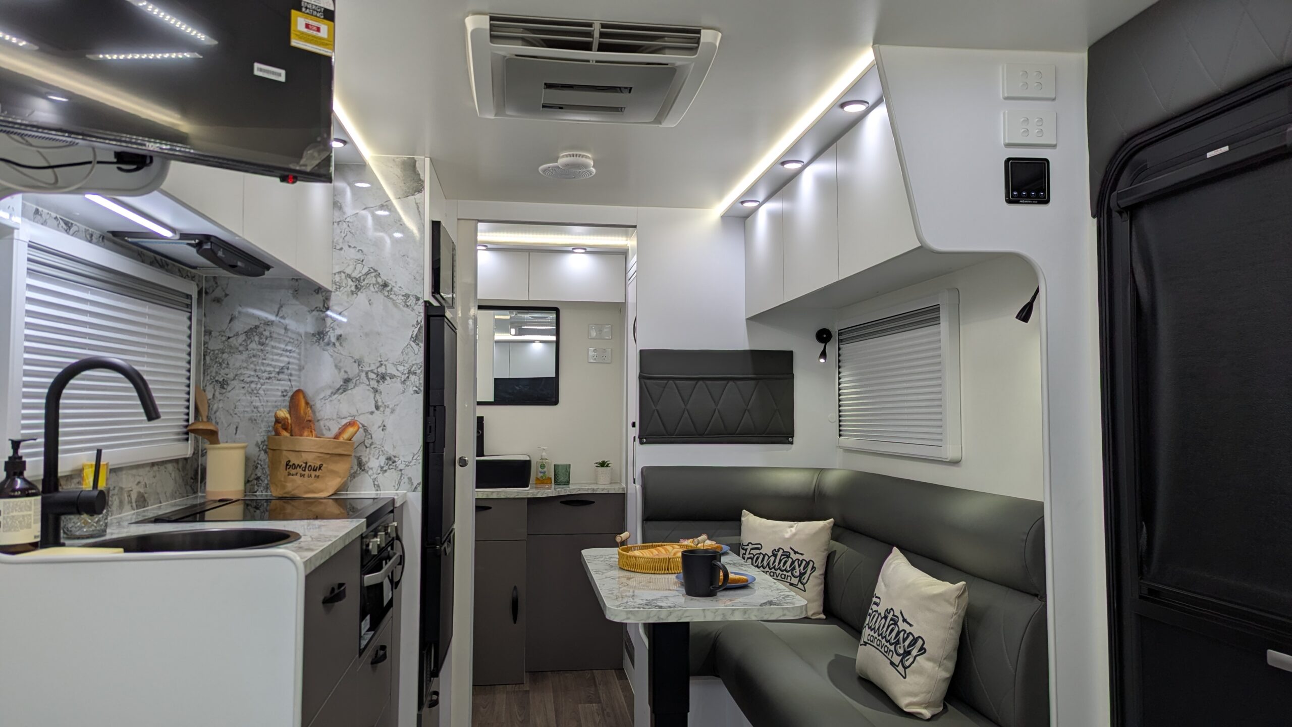 Forest Finder 17 Interior