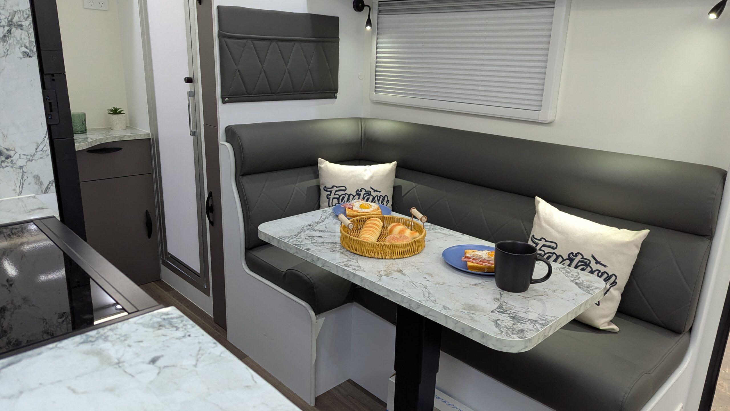 Forest Finder 17 Interior