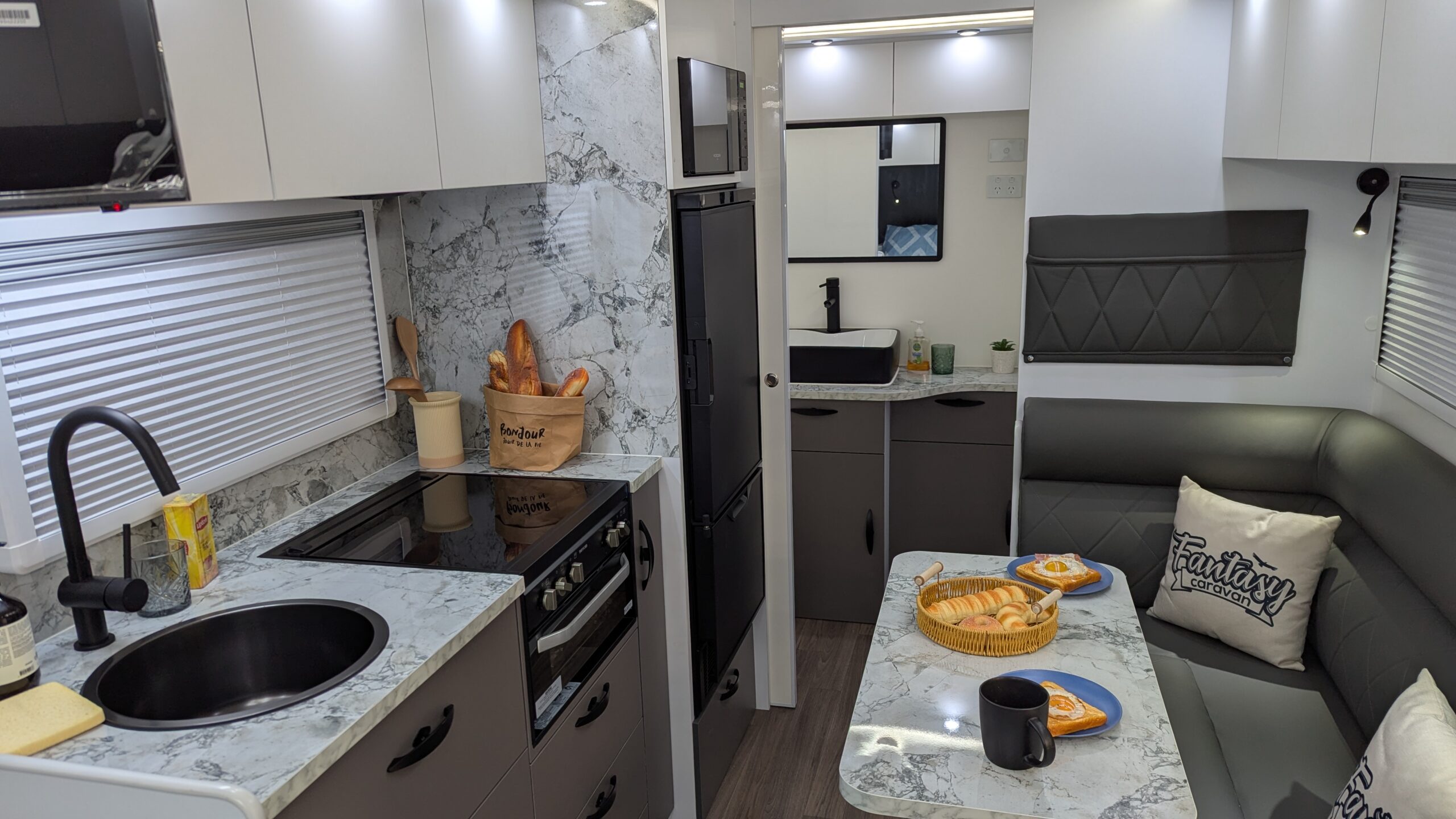 Forest Finder 17 Interior