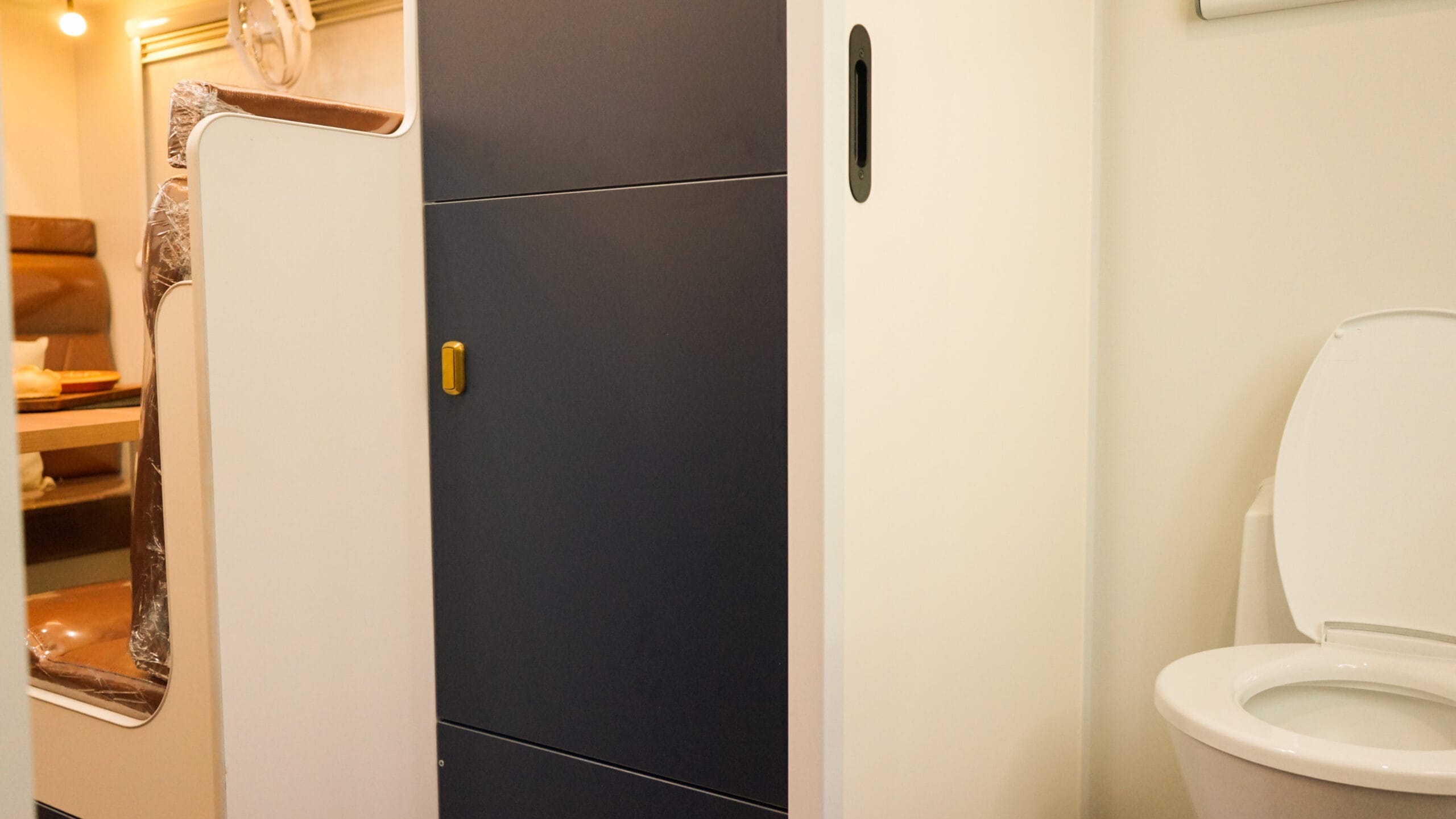 Interior of Fantasy Caravan Horizon-19