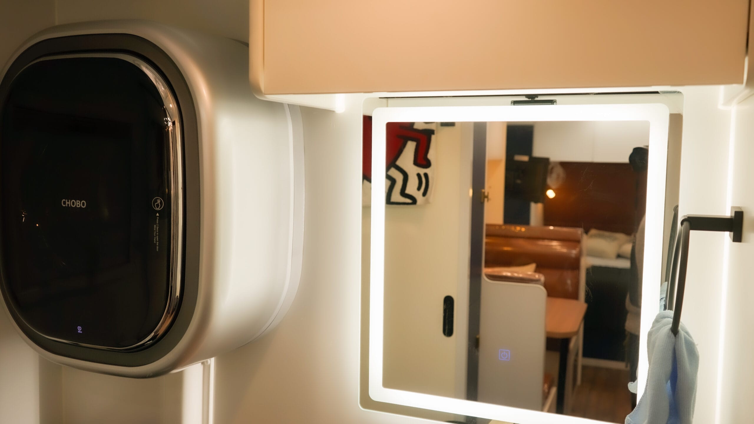 Interior of Fantasy Caravan Horizon-19