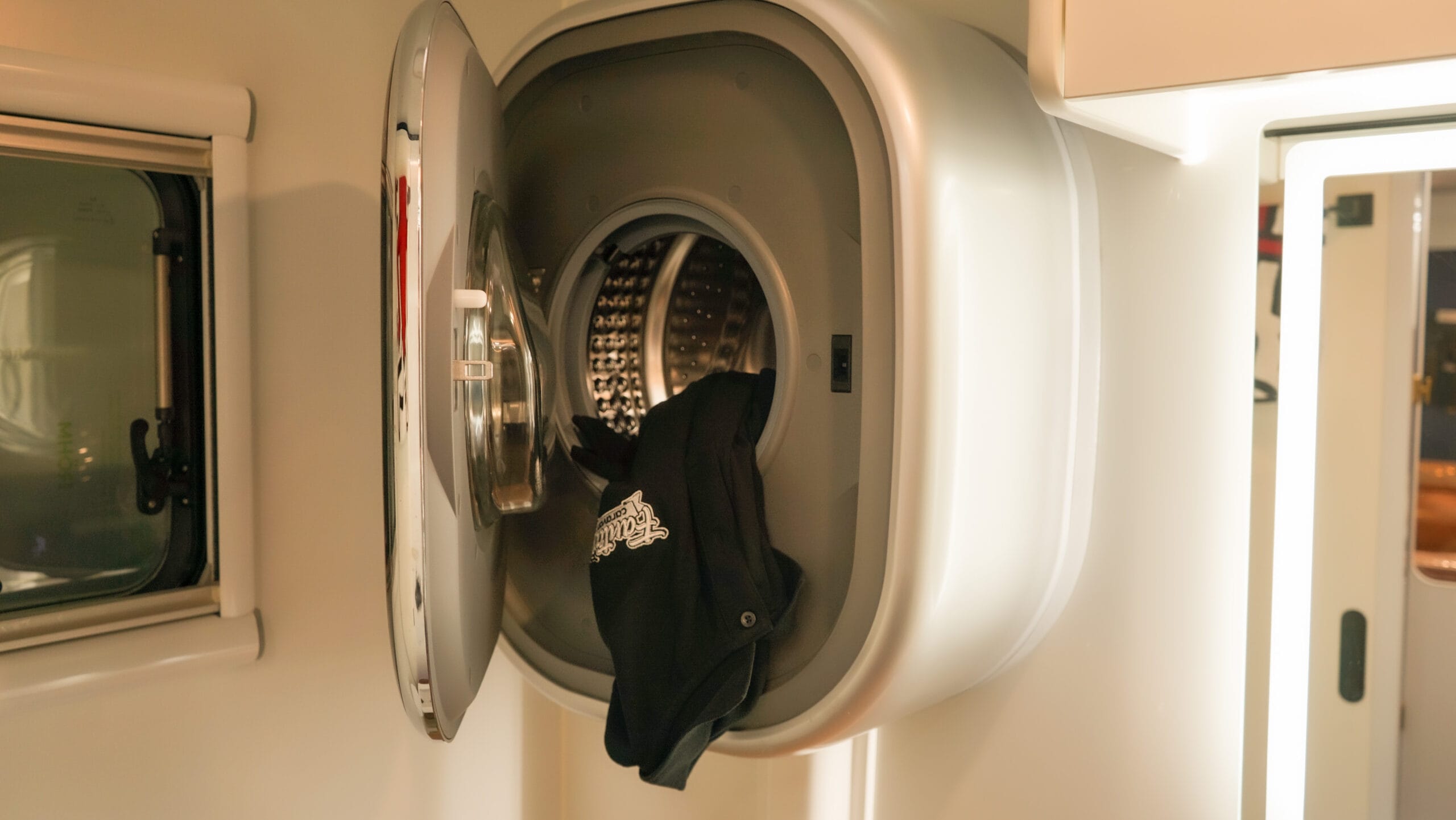 Interior of Fantasy Caravan Horizon-19