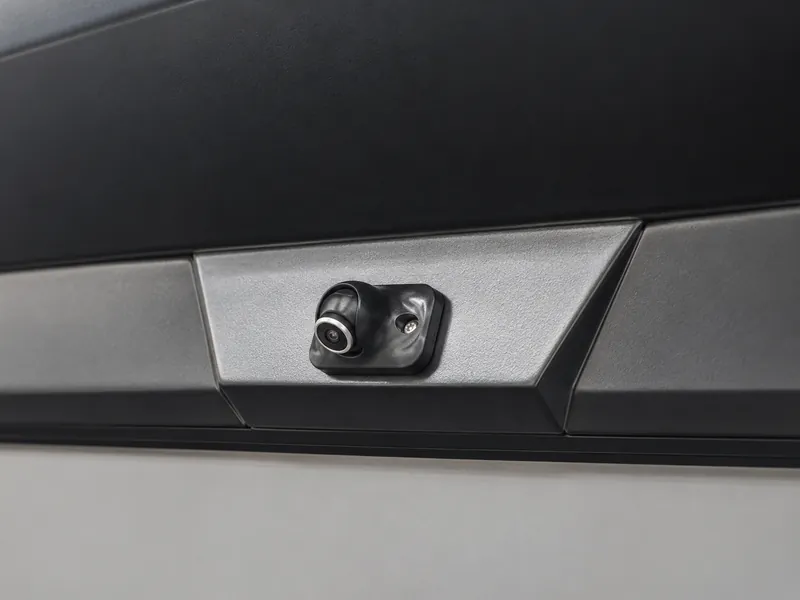 Horizon camera within the rear spoiler