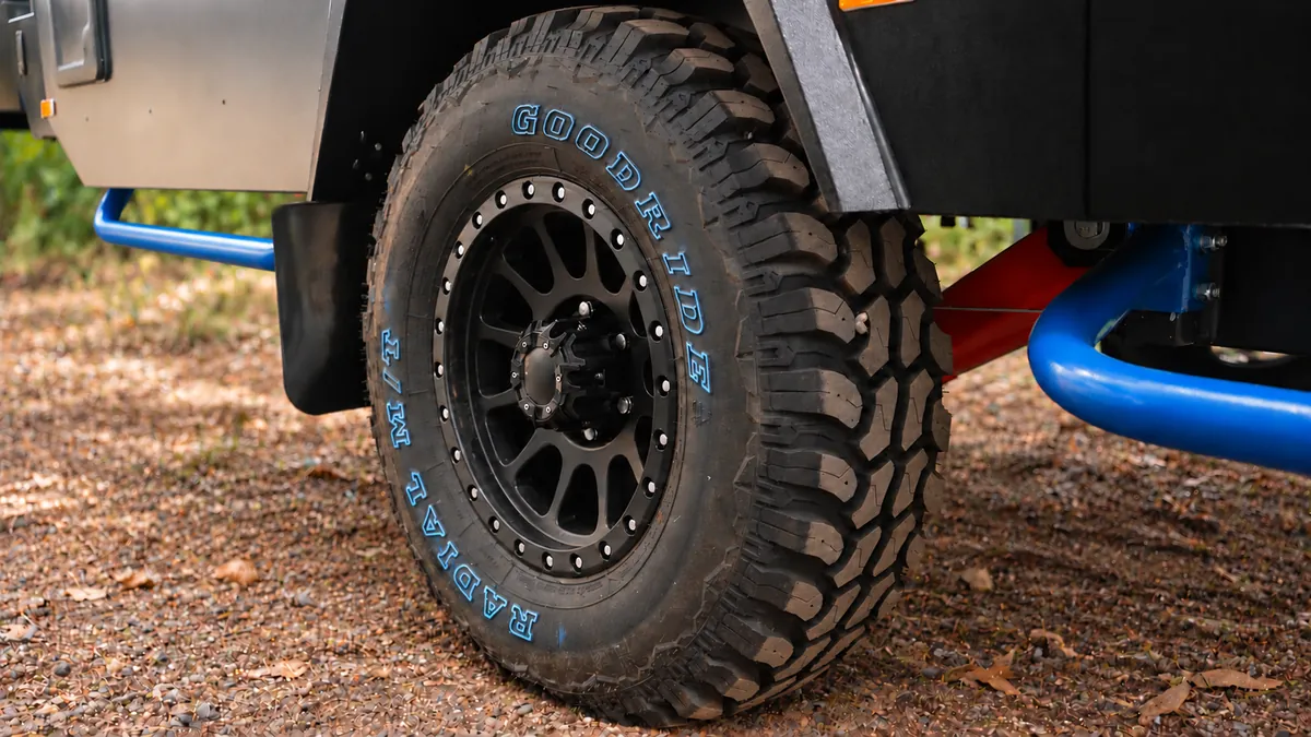Mud-terrain tyre on a Fury 48V