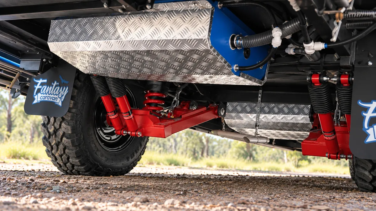 Water tanks and coil suspension under a Fury 48V